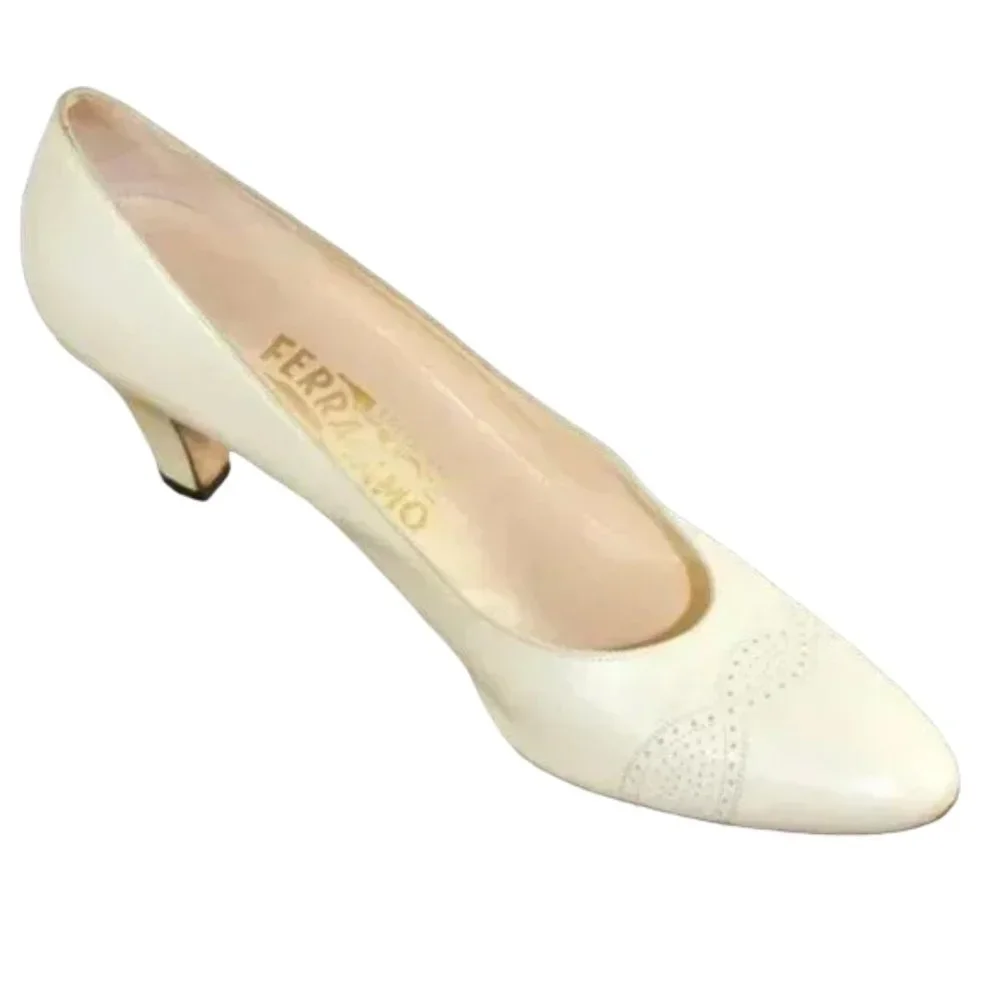 Salvatore Ferragamo Ivory Leather Cap Toe Pumps Size 10 AAAA Narrow
